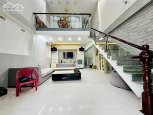 NHÀ MẶT TIỀN KHU DÂN CƯ PHƯỜNG 9 VĨNH LONG TẶNG NỘI THẤT