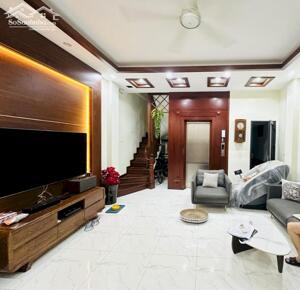 Bán nhà Tây Sơn sát phố ba bước ra vườn hoa ĐH Công Đoàn 45m 6 tầng thang máy giá 15.5 tỷ.