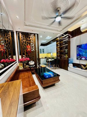 thật 100% hồ đắc di 33m thiết kế 5 tầng 3 ngủ, 25m ra ô tô tránh, không quy hoạch hơn 7 tỷ