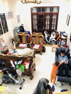 bán gấp nhà hào nam - trước nhà xe 3 gác tránh - vài bước chân ra oto - rẻ nhất trong tầm gía