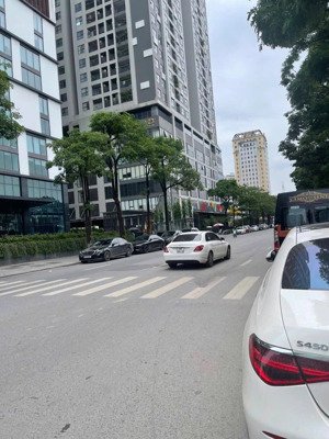 bán nhà phố duy tân, cầu giấy, dt 100m2, 2 mặt tiền, phân lô, ngõ rộng 12m, kinh doanh, 37.5 tỷ