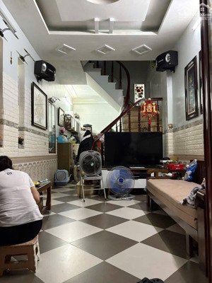 bán gấp nhà riêng 5pn, 4 tầng, 34m2 tại kim giang, hoàng mai, hà nội giá ưu đãi 7,35 tỷ