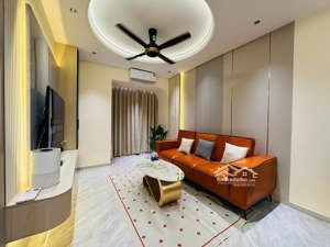 cần tiền bán gấp căn hộ sky garden - pmh-q7 nhà đẹp, mới 100%, giá rẻ.lh: 