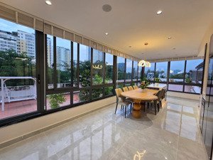 gấp. chủ thiện chí gửi bán gấp căn hộ sân vườn sky garden 3, 148m2, nt cao cấp, giá 9,8 tỷ