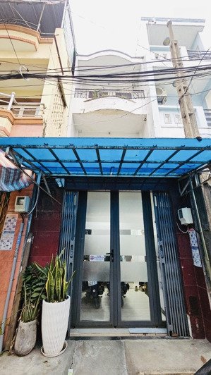 quận 10 - ngộp bank gần 2 tỷ - mặt tiền kinh doanh chợ nhật tảo - 34m2 - 3 tầng - chỉ 7.2 tỷ tl