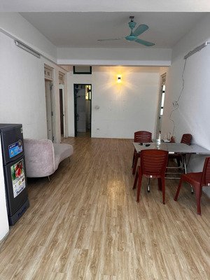 cho thuê căn hộ chung cư 5a lê đức thọ. 100m2 3 ngủ 2vs 1 khách, nhà có nội thất. giá 12 triệu