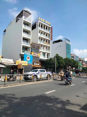 cần bán nhà mt tây thạnh 4x30m vuông không lộ giới hợp đồng thuê 50tr/ tháng có thang máy 25 tỷ tl