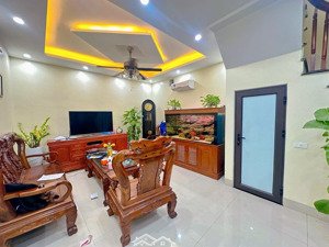 nhà lạc long quân - tây hồ , 72m 5 tầng mtien 8m, ô chờ thang máy, ngay sát hồ tây, chào 11.45 tỷ