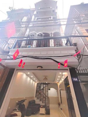 chính chủ cần bán nhà xuân thuỷ, kinh doanh ,cách mp 50m dt42/50m/5 tầng giá: 15,6 tỷ, 3 mặt thoáng