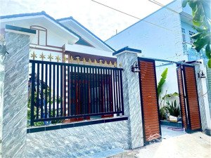 biệt thự mini 7,6x16m2 xây mới 100%, tân hiệp 36 ngay thị trấn hóc môn, hẻm thông dỗ văn dậy