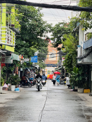 bán nhà 2 lầu hẻm 92 tôn thất thuyết quận 4