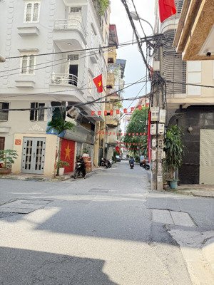 nhà đẹp liễu giai - ba đình - lô góc 200m2 - 8 tầng thang máy, đường 8m ô tô