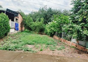 chính chủ cần bán lô đất 280m2 thổ cư cạnh ql14 đi 500m2, hướng ủy bản đồng tiến đi vào, giá 350tr