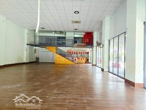 cho thuê nhà lô góc 2 tầng mt ninh tốn , hoà khánh , dtsd: 700 m2