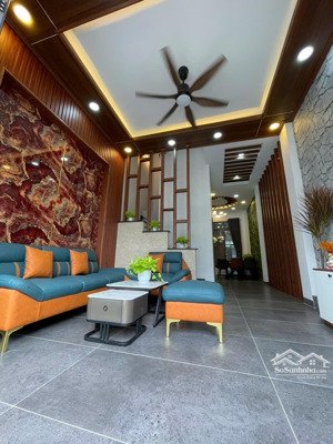 bán nhà mt trần thủ độ, dt 4x13m nở hậu 4,2m, đúc 3 lầu giá 8,9 tỷ