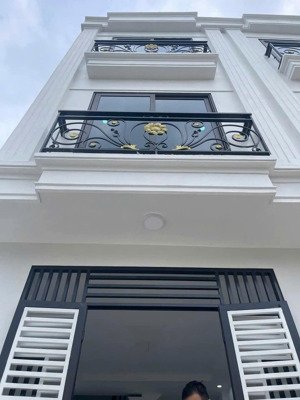 bán nhà 6 phòng ngủ lai xá, hoài đức. diện tích 37m2 xây dựng 5 tầng. cách 120m đến chợ, quốc lộ 32