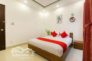 khách sạn nguyễn minh hoàng (k300). dt 4.2x17m, hầm 6 tầng