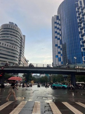 bán nhà đất phố thái hà mặt tiền 5.6m có nhà 4 tầng dt 45m2, mt 5.8m giá 40.5 tỷ