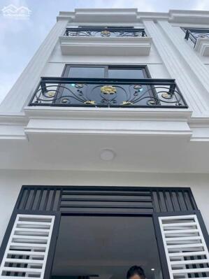 Bán nhà 6 phòng ngủ Lai Xá, Hoài Đức. Diện tích 37m2 xây dựng 5 tầng. 120m đến Quốc Lộ 32