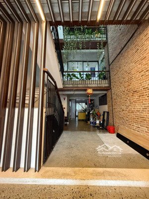 bán tòa căn hộ 6 tầng gồm 9 phòng, có hồ bơi gần sông đường phạm văn bạch, hải châu