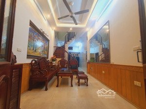 bán nhà yên lãng, đống đa: 22m*5t nhỉnh 3 tỷ, có sổ, gần ô tô, trước nhà thoáng sáng, nhà chắc chắn