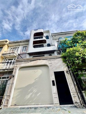 bán biệt thự quận long biên 95m2-18 tỷ-ô tô tránh-vĩa hè-full nội thất-thang máy nhập