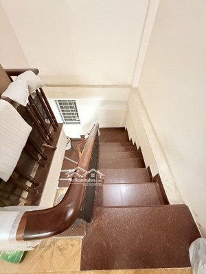 bán nhà mặt phố trung tâm đống đa, kinh doanh sầm uất, ô tô tránh, vỉa hè rộng, nhà đẹp chắc chắn