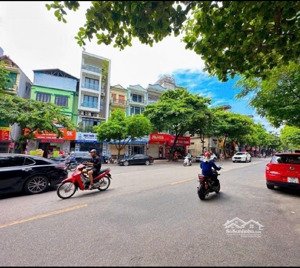 bán nhà mặt phố ngọc lâm - long biên - hà nội 275m2 mặt tiền rộng, vỉa hè rộng, kinh doanh 72 tỷ