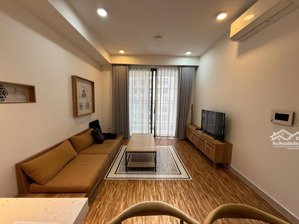 thuê ngay tresor 2pn2wc 76m2 ban công tone gỗ mới 100% bến vân đồn quận 4 sát q1 q3 lh 