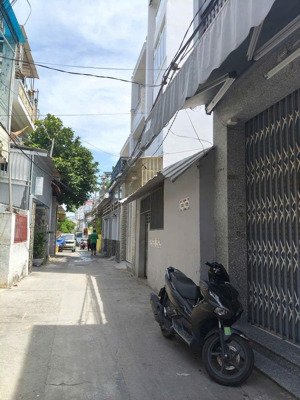 nhà 2 mặt tiền phan đình giót ngay chợ phương sài, tt nha trang giá chỉ: 2.160 tỷ