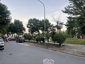 bán nhà ngọc thụy, nhà 2 mặt tiền trước/sau, sửa cửa ô tô vào nhà: dt 60m; 4t; 10,2 tỷ