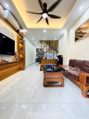 bán nhà lĩnh nam, 45m2, 4 tầng, ngõ ba gác, 7.3 tỷ, gần ô tô, sẵn sàng giao dịch ngay