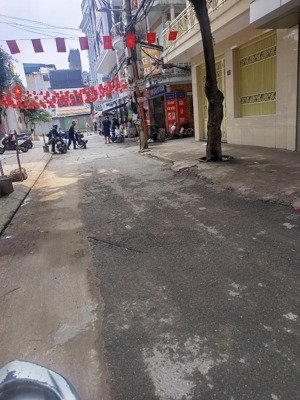 cho thuê nhà riêng phố giang văn minh, ba đình, ô tô đỗ cửa 70m2, 5t, 18triệu