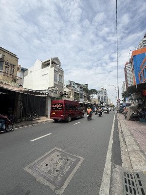 mặt tiền lê đại hành quận 11, 81m2 6 tầng, kế bv chợ rẫy, có lề.