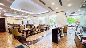 bán nhà mặt phố khuất duy tiến-dt 200m,mt 30m-vỉa hè 7m- oto tránh- kinh doanh sầm uất - giá 68 tỷ