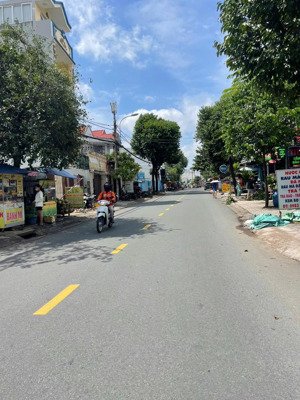 nhà mtkd đường tây hoà, 6*12m, gần ngã 4 mk, c/h/ỉ 6,5 t.y