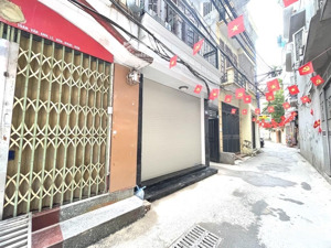 bán gấp nhà riêng 4 tầng oto đi qua nhà, diện tích 43m2, tại xuân thuỷ cầu giấy