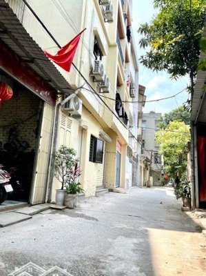 siêu phẩm phú diễn ô tô tránh kinh doanh ngõ thông có ô chờ thang máy nhà thoáng trước sau