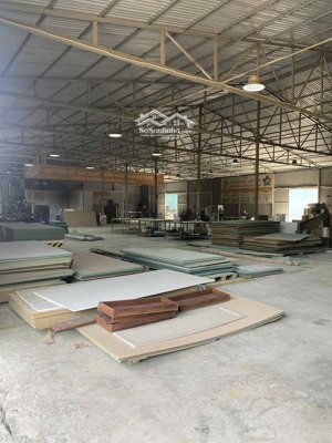 cho thuê 1000m2 kho xưởng tại quốc oai- hà nội. giá thuê chỉ 40 nghìn/m2/tháng. lh 