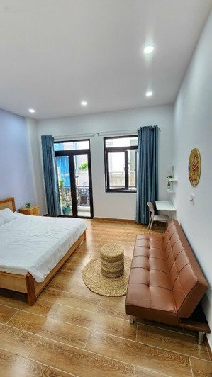 cho thuê căn hộ 2pn trần quang diệu, quận 3, dọn dẹp thay drap hàng tuần, điện 3k7, nước 70k/ng