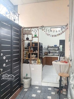 chính chủ bán nhà đẹp long lanh. khu dân cư giàu có. vừa ở vừa đầu tư