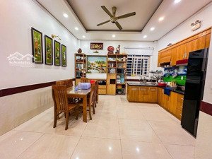 bán nhà 3 tầng mặt tiền đường kd sầm uất nguyễn thức đường. 80m2 giá 8,2 tỷ .an lạc a bình tân