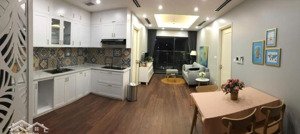 chính chủ cần bán chcc tại imperia garden - 2n2w - giá 7,9tỷ - dt 69m2 - full nội thất - sẵn sổ