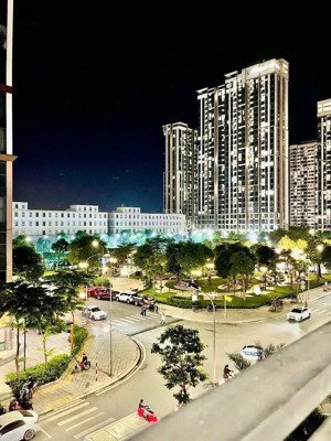 chính chủ bán căn studio full nội thất mới - ban công rộng view công viên ocp 1 gia lâm, hướng đn