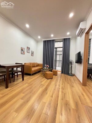 CHo thuê căn hộ 1 ngủ tách bếp giá chỉ 8tr tại Vinhomes Marina