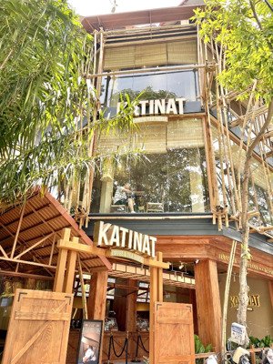 cho thuê nhà mặt phố trung hòa, 130m2, view đẹp, uy tín