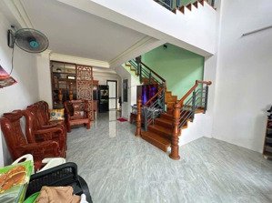 nhà nha trang - 3 tầng gần biển 3,1 tỷ 42m2 hướng đông nam ngang 4,7m