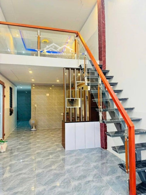 gia đình cần bán căn nhà 1 trệt 1 lửng 2pn ,sổ riêng giá 1ti750 gần chợ bà hom cũ tân tạo-bình tân