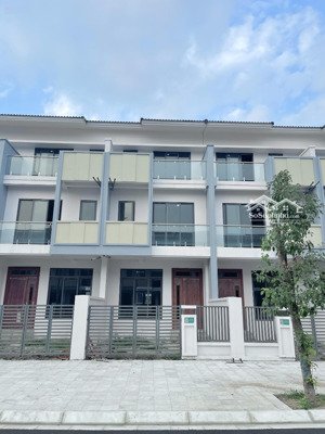 chỉ hơn 6 tỷ chút sở hữu ngay căn liền kề sapphire gem tuyến 2 cực đẹp