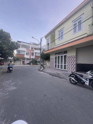 cho thuê lô góc vừa ở vừa kinh doanh mặt tiền đường hoàng đình giong